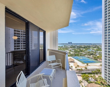 2800 N Ocean Drive - Photo Thumbnail 3