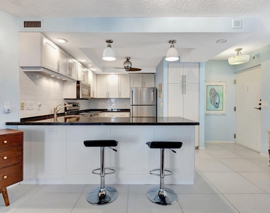2800 N Ocean Drive - Photo Thumbnail 7