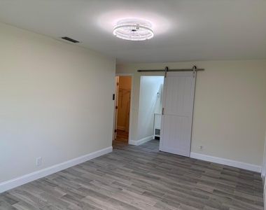 255 South Boulevard - Photo Thumbnail 11