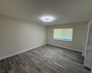 255 South Boulevard - Photo Thumbnail 7