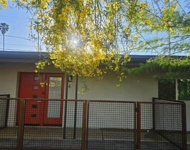 3326 N 66th Place - Photo Thumbnail 3