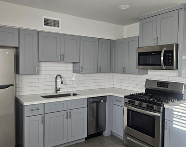 3326 N 66th Place - Photo Thumbnail 1