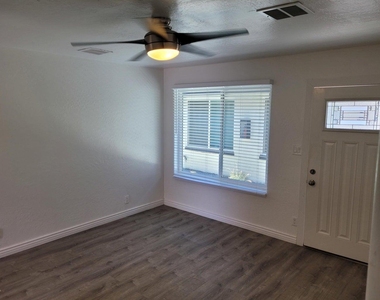 6713 E Cheery Lynn Road - Photo Thumbnail 1
