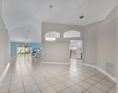 981 Delray Lakes Drive - Photo Thumbnail 3