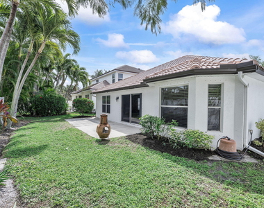 981 Delray Lakes Drive - Photo Thumbnail 17