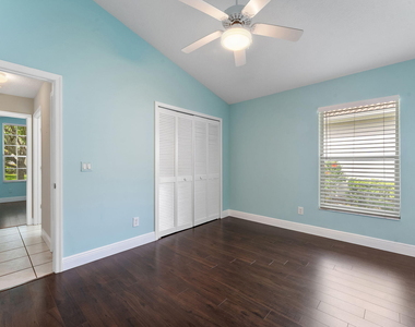981 Delray Lakes Drive - Photo Thumbnail 15
