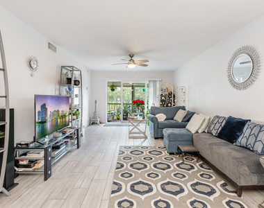 8911 S Hollybrook Boulevard - Photo Thumbnail 9