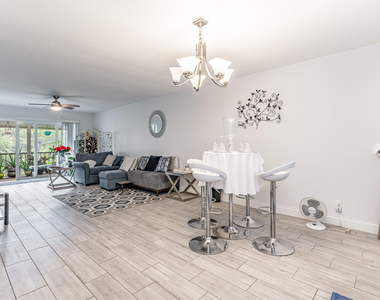 8911 S Hollybrook Boulevard - Photo Thumbnail 11