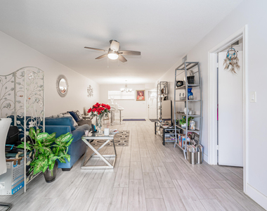 8911 S Hollybrook Boulevard - Photo Thumbnail 10