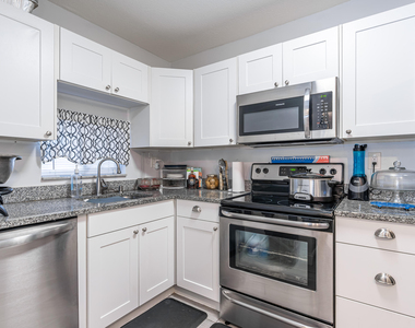 8911 S Hollybrook Boulevard - Photo Thumbnail 8