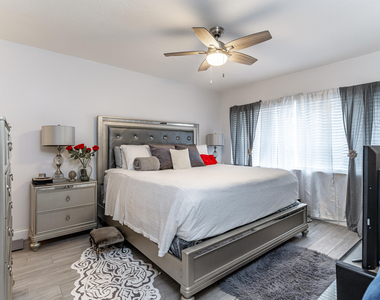 8911 S Hollybrook Boulevard - Photo Thumbnail 2