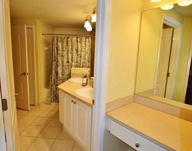 11016 Legacy Drive - Photo Thumbnail 15