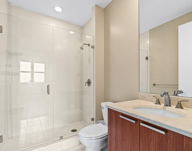 2650 Lake Shore Drive - Photo Thumbnail 21