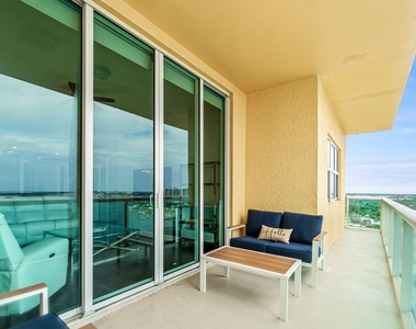 2650 Lake Shore Drive - Photo Thumbnail 28