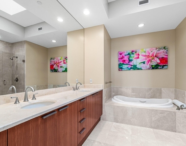 2650 Lake Shore Drive - Photo Thumbnail 14