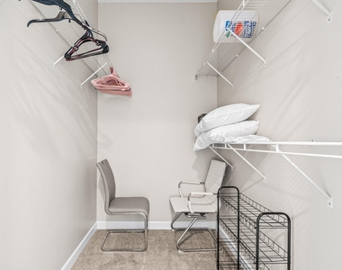 2650 Lake Shore Drive - Photo Thumbnail 13