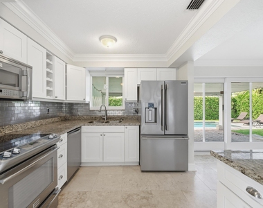 2685 Se 6th Street - Photo Thumbnail 12