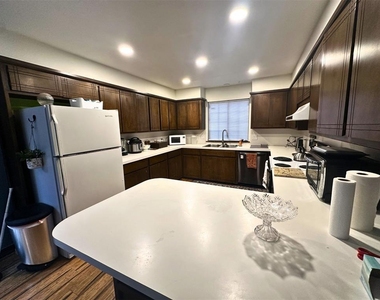 6913 N Spinnaker Lane - Photo Thumbnail 12