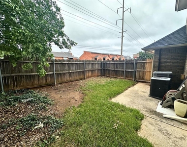 6913 N Spinnaker Lane - Photo Thumbnail 28