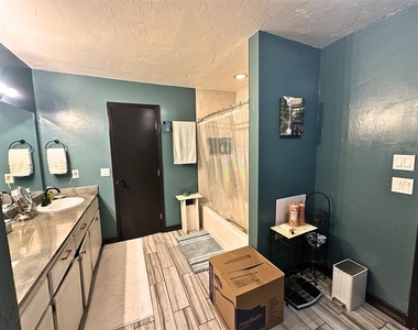 6913 N Spinnaker Lane - Photo Thumbnail 19