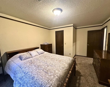 6913 N Spinnaker Lane - Photo Thumbnail 25