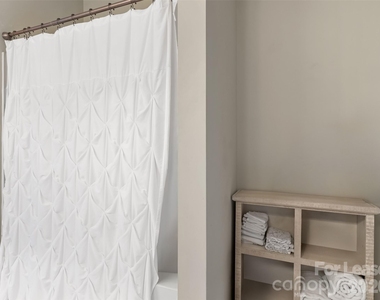 301 E Tremont Avenue - Photo Thumbnail 9