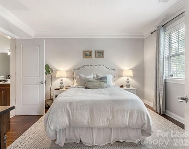 301 E Tremont Avenue - Photo Thumbnail 6