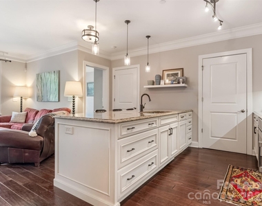 301 E Tremont Avenue - Photo Thumbnail 4