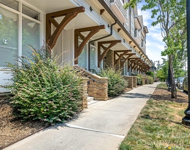 301 E Tremont Avenue - Photo Thumbnail 18