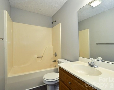 152 Glen Gar Drive - Photo Thumbnail 12