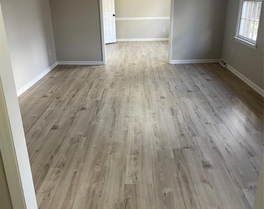 8110 Sidras Court - Photo Thumbnail 6
