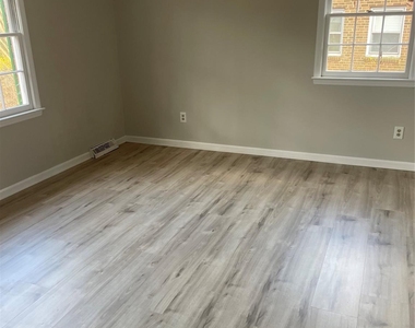 8110 Sidras Court - Photo Thumbnail 4