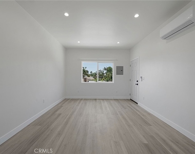 2425 Myrtle Avenue - Photo Thumbnail 9