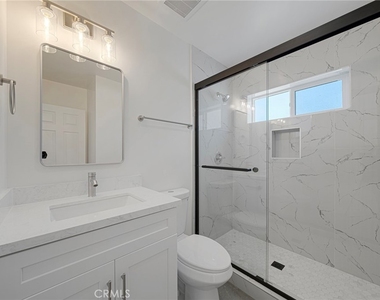 2425 Myrtle Avenue - Photo Thumbnail 5