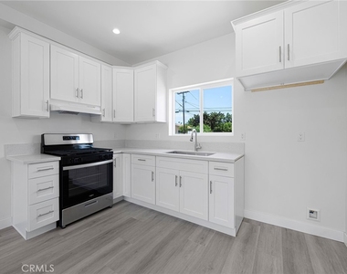 2425 Myrtle Avenue - Photo Thumbnail 5