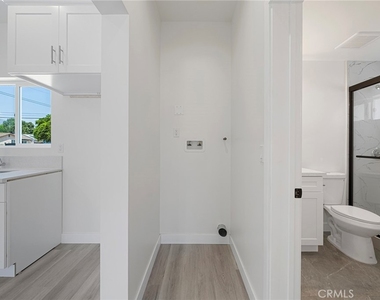 2425 Myrtle Avenue - Photo Thumbnail 8
