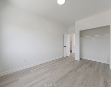 2423 Myrtle Ave - Photo Thumbnail 12