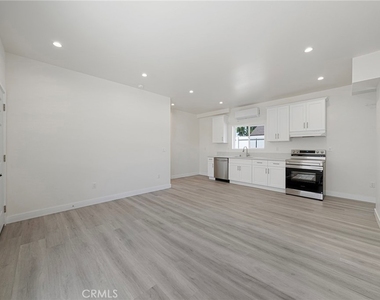 2423 Myrtle Ave - Photo Thumbnail 20