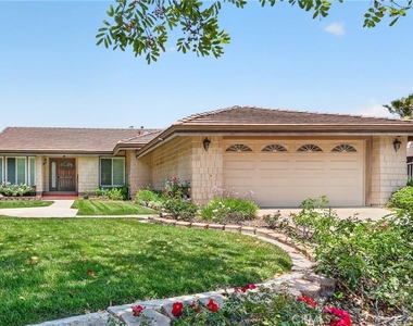807 Avenida Loma Vista - Photo Thumbnail 1