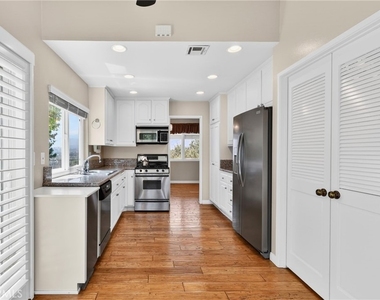 807 Avenida Loma Vista - Photo Thumbnail 14