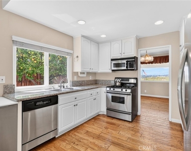 807 Avenida Loma Vista - Photo Thumbnail 15