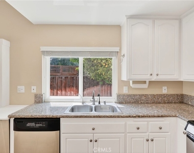 807 Avenida Loma Vista - Photo Thumbnail 16