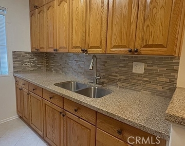 612 N Hayworth Avenue - Photo Thumbnail 5