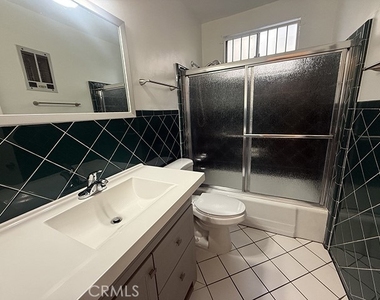 612 N Hayworth Avenue - Photo Thumbnail 6