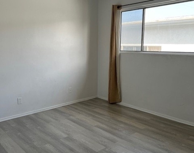 1730 Camden - Photo Thumbnail 6