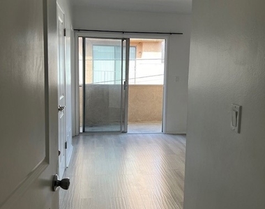 1730 Camden - Photo Thumbnail 7
