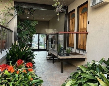 1730 Camden - Photo Thumbnail 14