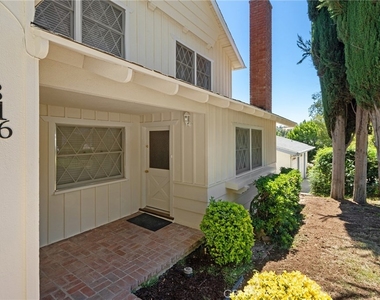 21816 Providencia Street - Photo Thumbnail 8