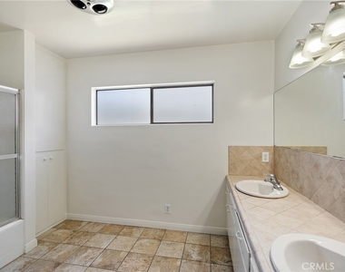 21816 Providencia Street - Photo Thumbnail 37