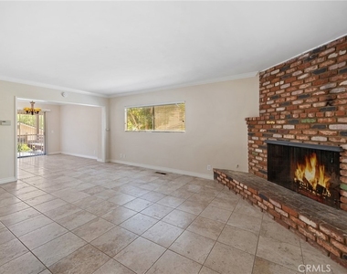 21816 Providencia Street - Photo Thumbnail 10